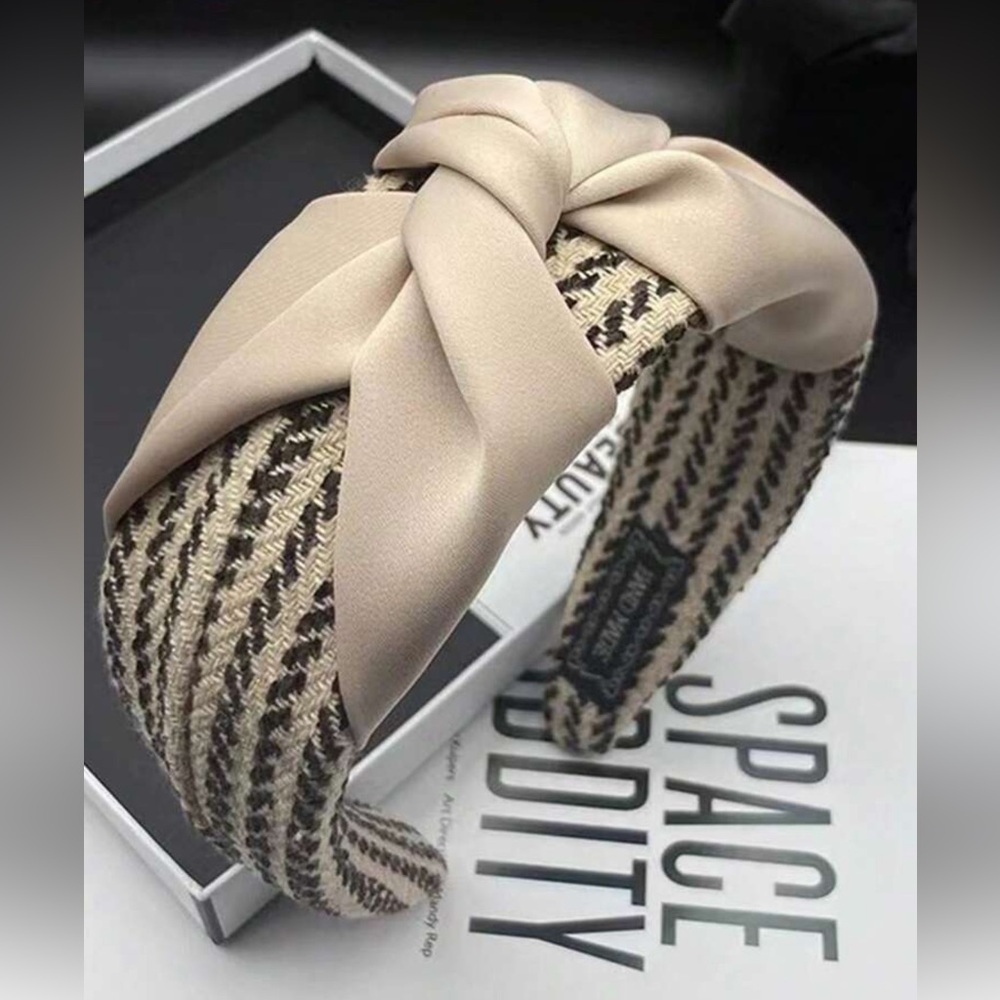 Elegant Beige and Black Knotted Headband